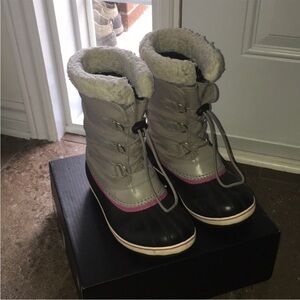 GUC Sorel waterproof insulated boots